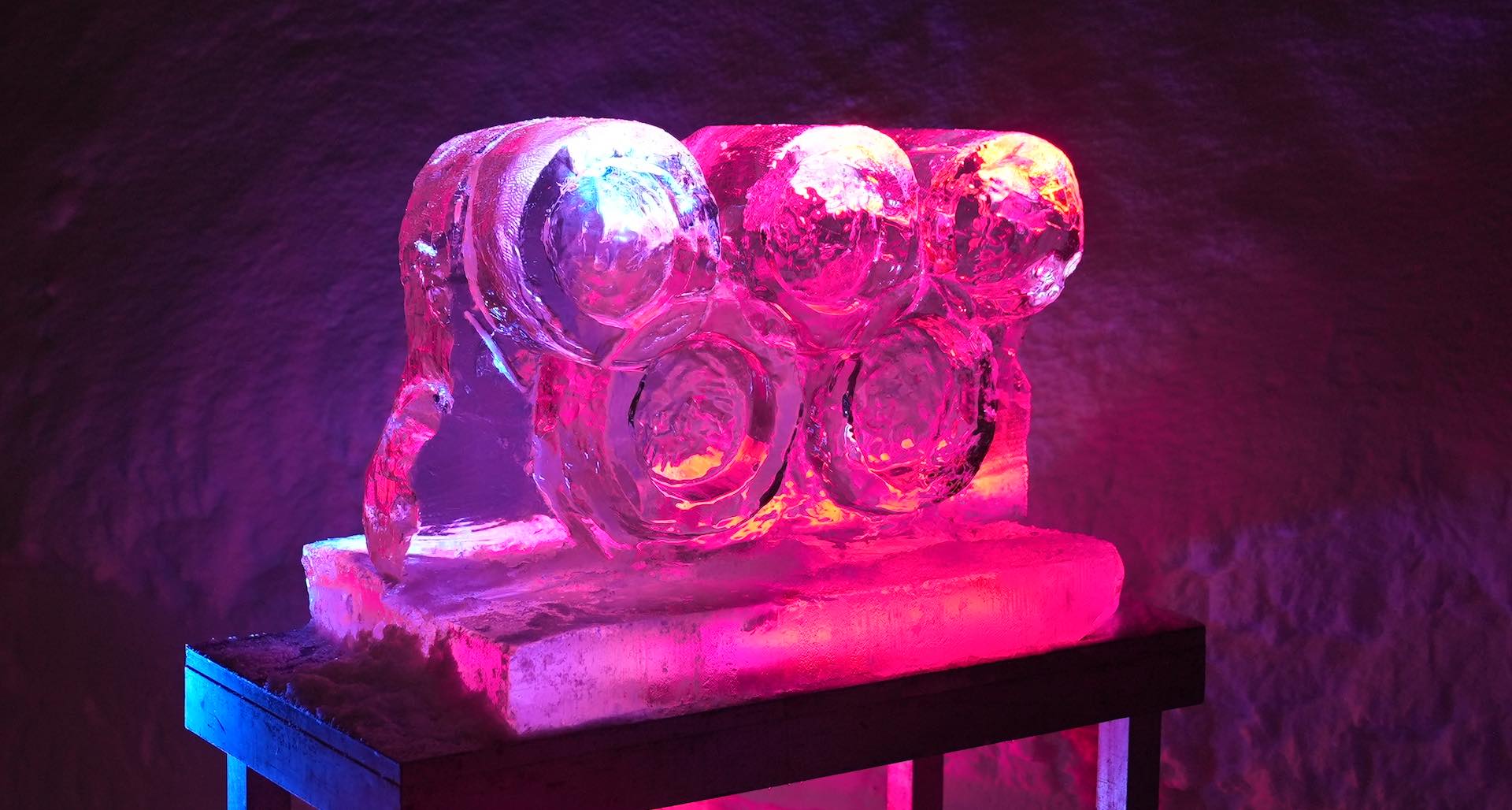 ICE CARVING PICTURE