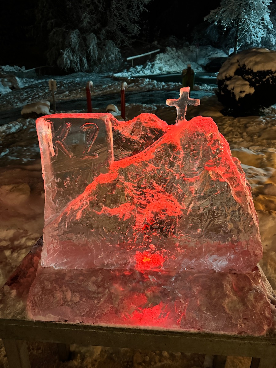 Eissinitzen das Team Event in München